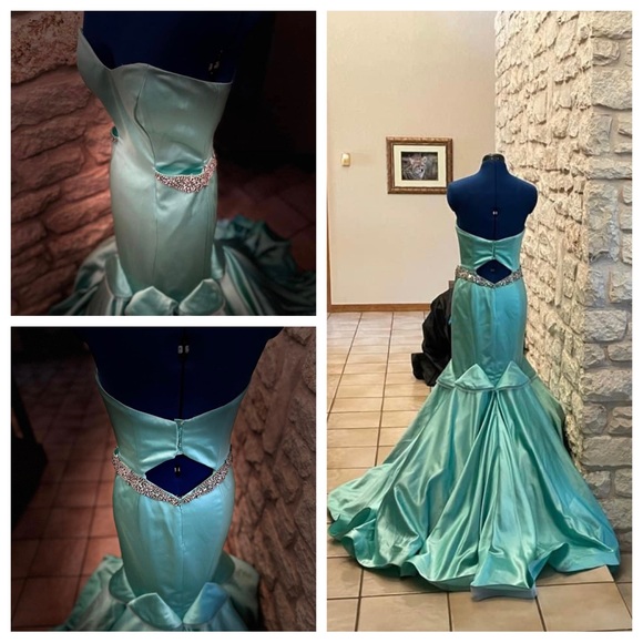 👑💕Pageant Closet Clean-out! - Picture 6 of 6